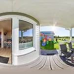 Vakantiehuis Nad Rozlewiskiem De Lux Basen Podgrzewany, Malpi Gaj- 4 Pietrowy W Swietlicy 160m2, Tyrolka-dla Dzieci, Rowery, Ognisko