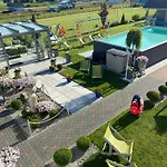 Holiday home Domki Nad Rozlewiskiem De Lux Sarbinowo Basen Podgrzewany, Malpi Gaj- 4 Pietrowy W Swietlicy 160M2, Tyrolka-Dla Dzieci, Rowery, Ognisko Sarbinowo
