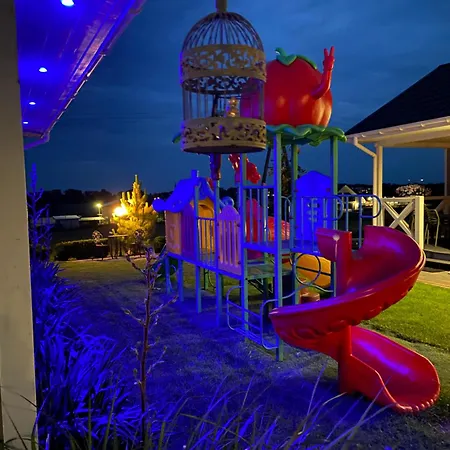 Nad Rozlewiskiem Basen, Malpi Gaj W Swietlicy - Wszystko Dla Dzieci Nyaraló *