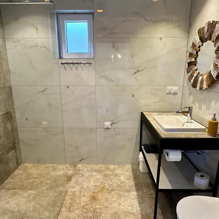 Nad Rozlewiskiem De Lux Basen Podgrzewany, Malpi Gaj- 4 Pietrowy W Swietlicy 160m2, Tyrolka-dla Dzieci, Rowery, Ognisko * Sarbinowo