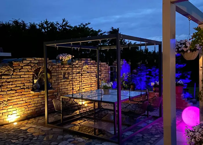 Nad Rozlewiskiem Basen, Malpi Gaj W Swietlicy - Wszystko Dla Dzieci Sarbinowo